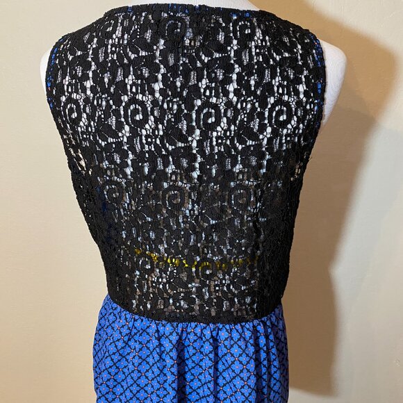 Greylin Sleeveless Lace Back Top - Picture 2 of 8